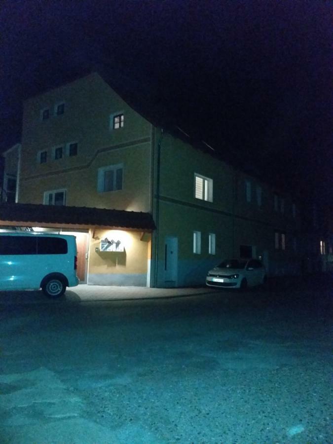 Bonnie & Clyde Apartment Westerhausen Екстериор снимка